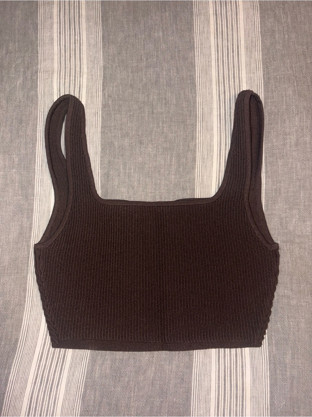Babaton Ribbed Cropped Tank Top Small Brown - Picture 4 of 5